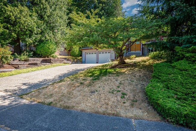 14008 SE 60th St in Bellevue, WA - Building Photo - Building Photo