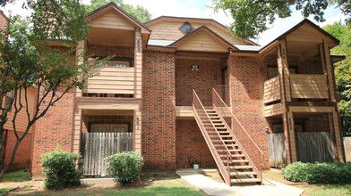 Stadium West Apartments in Arlington, TX - Building Photo - Building Photo