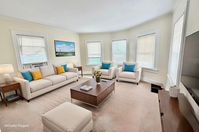 60 Oak St, Unit 2 in Amityville, NY - Building Photo - Building Photo