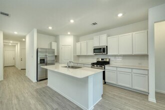 1300 Acorn Oak Dr in Georgetown, TX - Building Photo - Building Photo