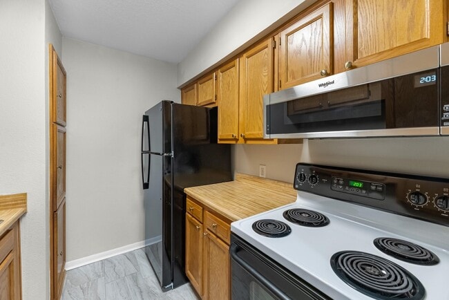 property at 1900 Bay Area Blvd