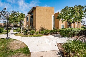 17129 W Bernardo Dr in San Diego, CA - Building Photo - Building Photo