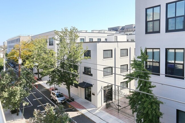 518-538 Gregory Ave in Weehawken, NJ - Building Photo - Building Photo