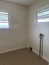 106 N 5th St in Youngwood, PA - Building Photo - Building Photo