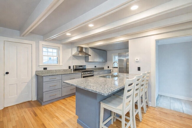 21 Union St, Unit Unit B, Unit Unit B