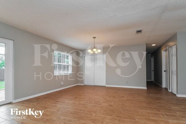 6229 Florida Cir N in Apollo Beach, FL - Building Photo - Building Photo