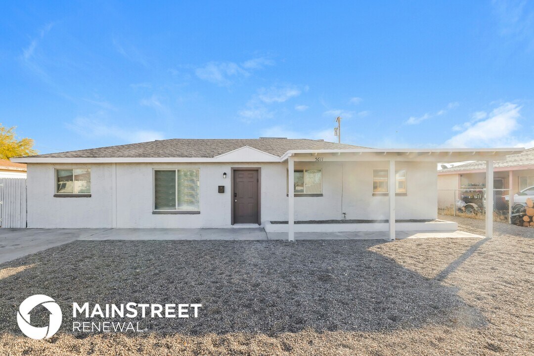 5611 N 32nd Dr in Phoenix, AZ - Building Photo