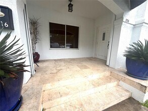 5116 SW 57th Ave in Miami, FL - Building Photo - Building Photo