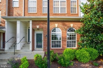 15426 Rosemont Manor Dr in Haymarket, VA - Building Photo - Building Photo