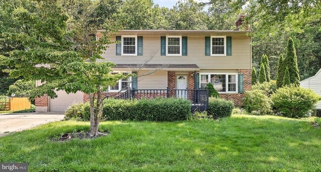 property at 13 Sturbridge Dr