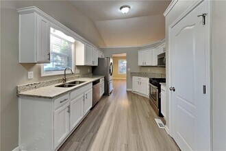 132 Hickory View Ln in Acworth, GA - Building Photo - Building Photo