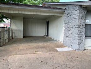 11702 East 83rd St N in Owasso, OK - Foto de edificio - Building Photo