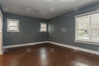 3436 Chestnut Ave-Unit -3436 in Kansas City, MO - Foto de edificio - Building Photo