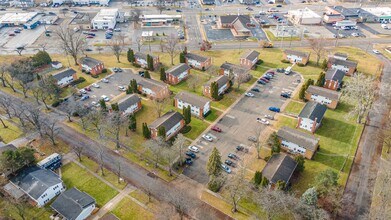 2921 Ronan St-Unit -3 in Midland, MI - Building Photo - Building Photo