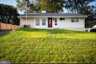 7308 Old Keene Mill Rd in Springfield, VA - Building Photo