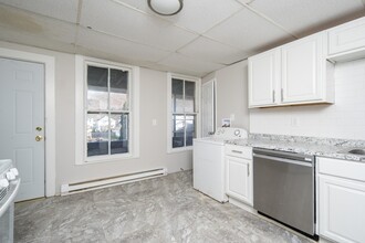 426 7th Ave in Troy, NY - Building Photo - Building Photo