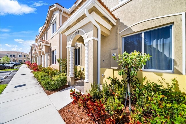 1158 SE 23rd Ave in Homestead, FL - Building Photo - Building Photo