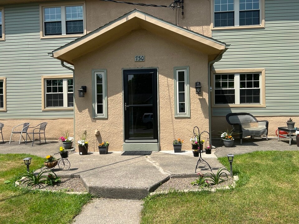 730 Clevio St, Unit 2 in Old Forge, PA - Building Photo