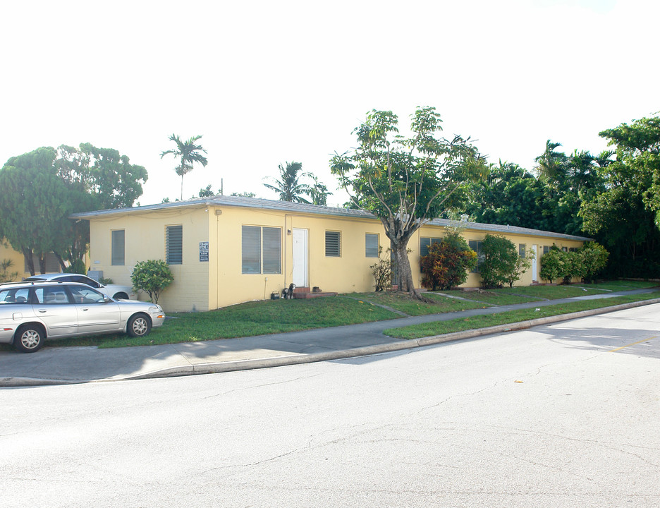 424 NE 75th St in Miami, FL - Building Photo