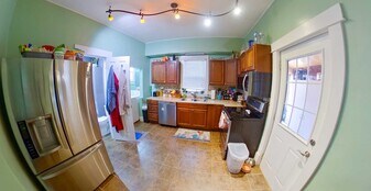 1110 Colorado St in Manhattan, KS - Building Photo