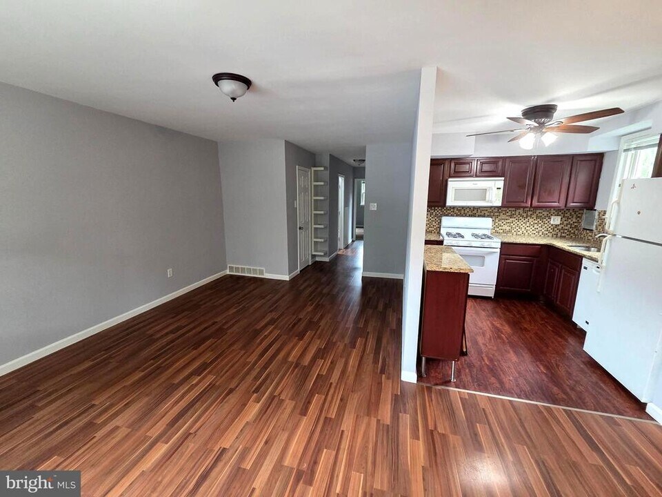 224 Robina St in Philadelphia, PA - Building Photo
