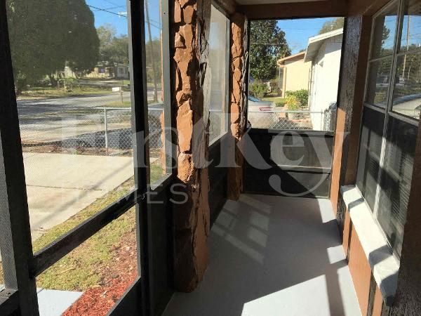 2224 E Hanna Ave in Tampa, FL - Building Photo - Building Photo