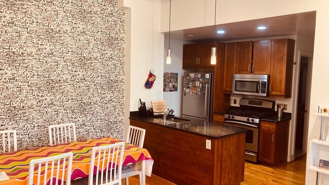 1320 13th St NW, Unit Furnished 2BR/2BA Apart in Washington, DC - Building Photo - Building Photo