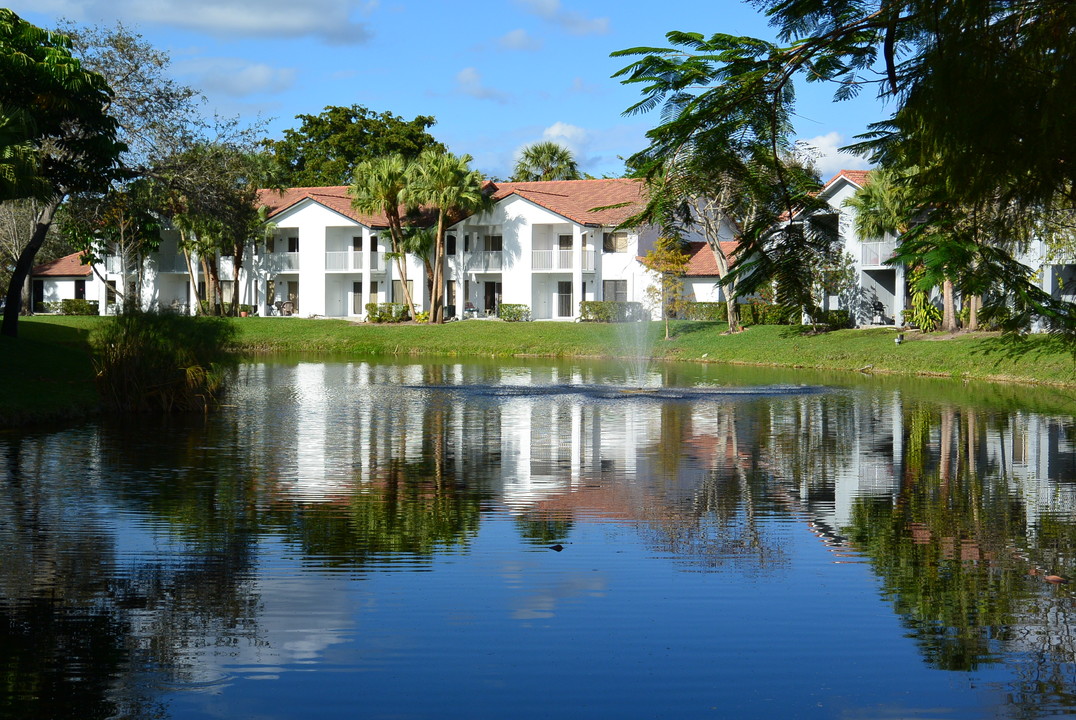 The Harbor in Coral Springs, FL - Building Photo