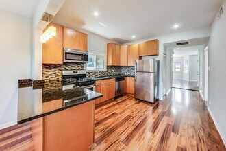 1725 N Kedzie Ave in Chicago, IL - Building Photo - Building Photo