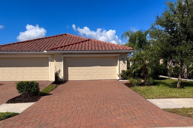 property at 1696 Alameda Dr
