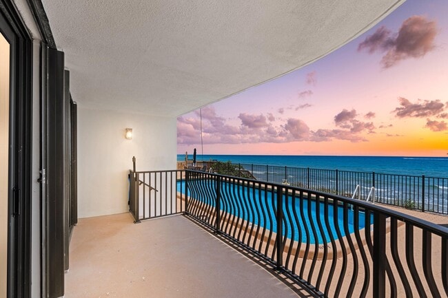 4000 S Ocean Blvd in South Palm Beach, FL - Building Photo - Building Photo