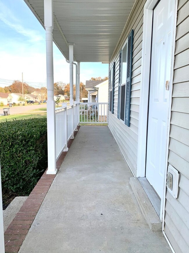 1936 Timberline Cir in Oak Grove, KY - Building Photo - Building Photo