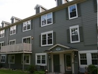 Olde Farm Apartments in East Lansing, MI - Building Photo - Building Photo