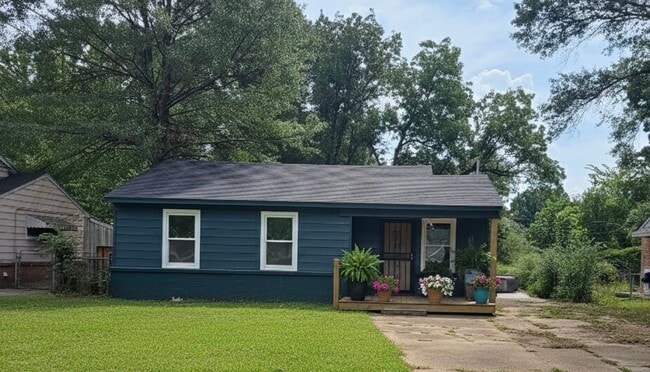 3635 McDuff Ave