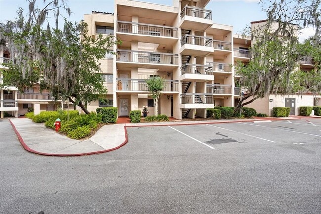 1166 Carmel Cir