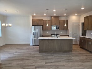 1915 Rosebud Ct in Forest Grove, OR - Building Photo - Building Photo