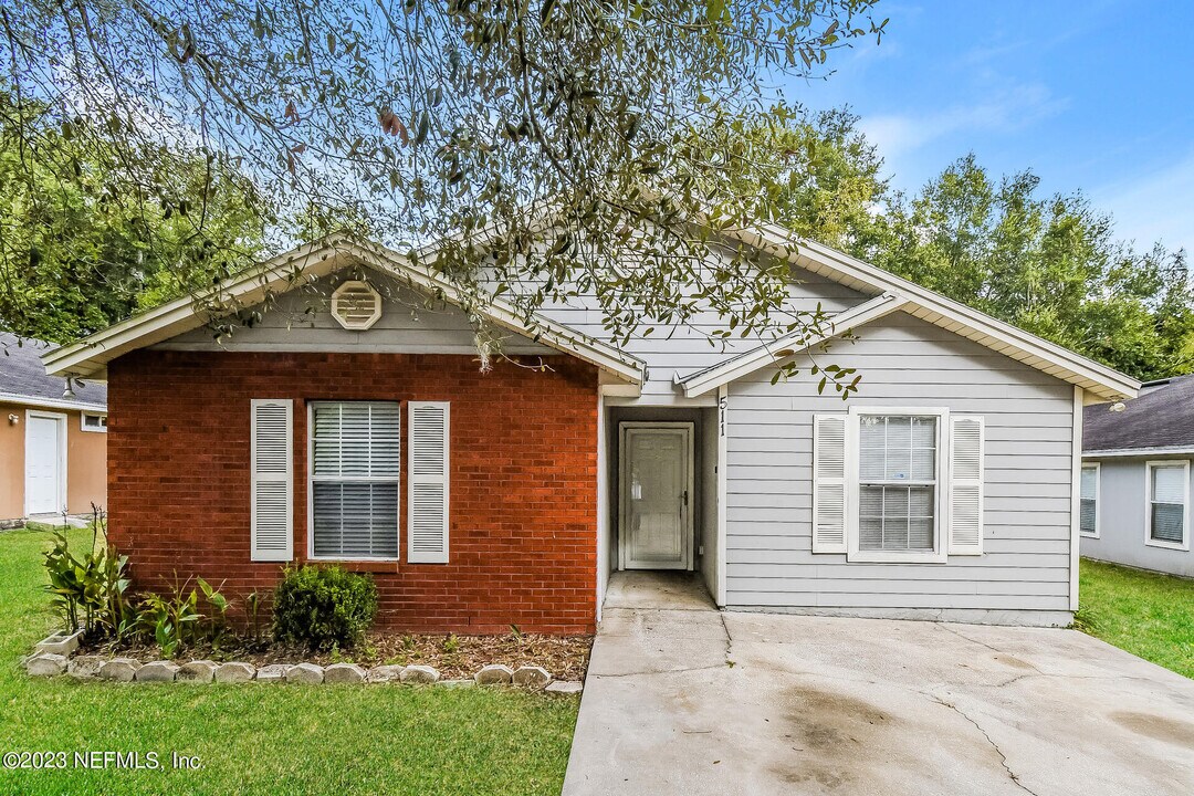 511 E 55th St in Jacksonville, FL - Building Photo