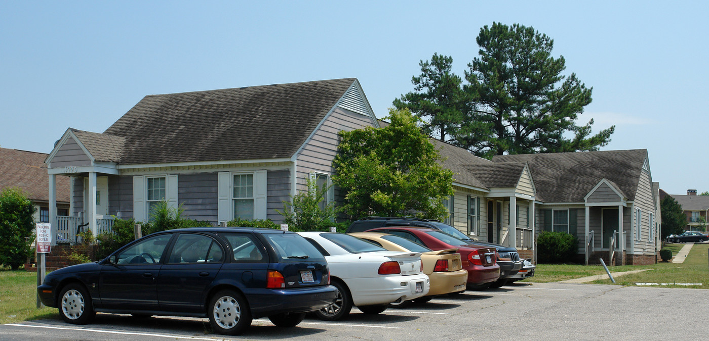 4720 Hoyle Dr in Raleigh, NC - Foto de edificio