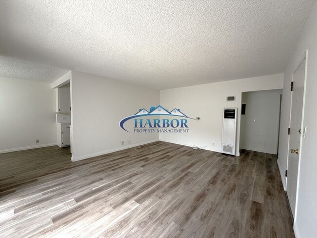 213 W Manchester Blvd in Inglewood, CA - Building Photo - Building Photo