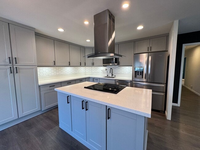23475 Los Adornos in Aliso Viejo, CA - Building Photo - Building Photo