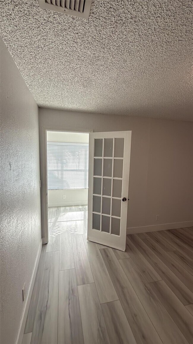 3470 Pinewalk Dr N in Margate, FL - Foto de edificio - Building Photo