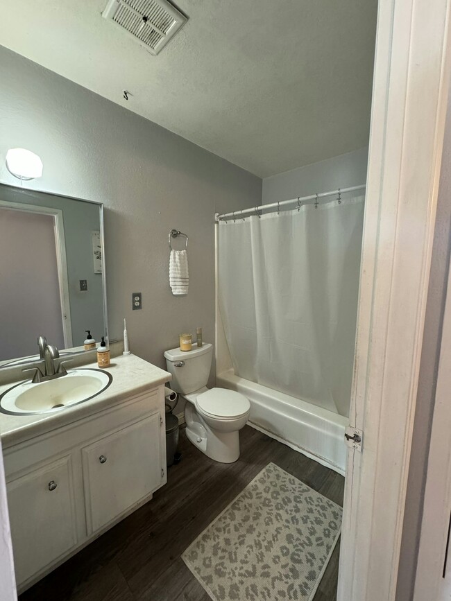 56 Lark Center Dr-Unit -C in Santa Rosa, CA - Building Photo - Building Photo