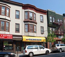 2212 Bergenline Ave in Union City, NJ - Building Photo - Building Photo