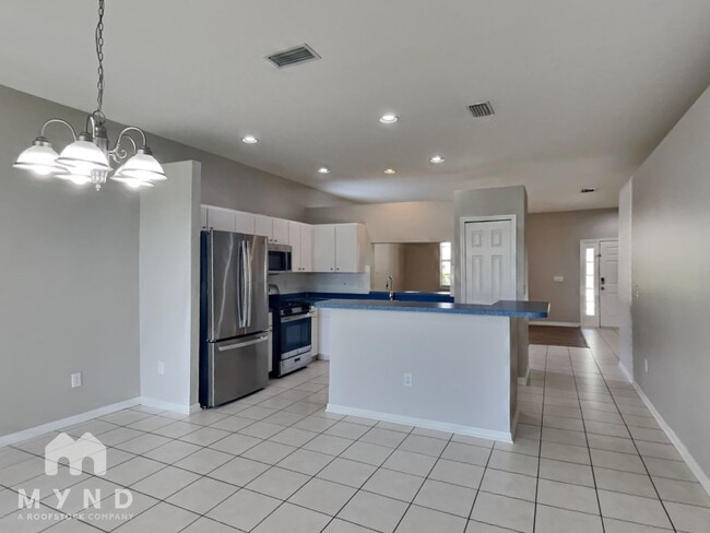 10841 Newbridge Dr in Riverview, FL - Building Photo - Building Photo