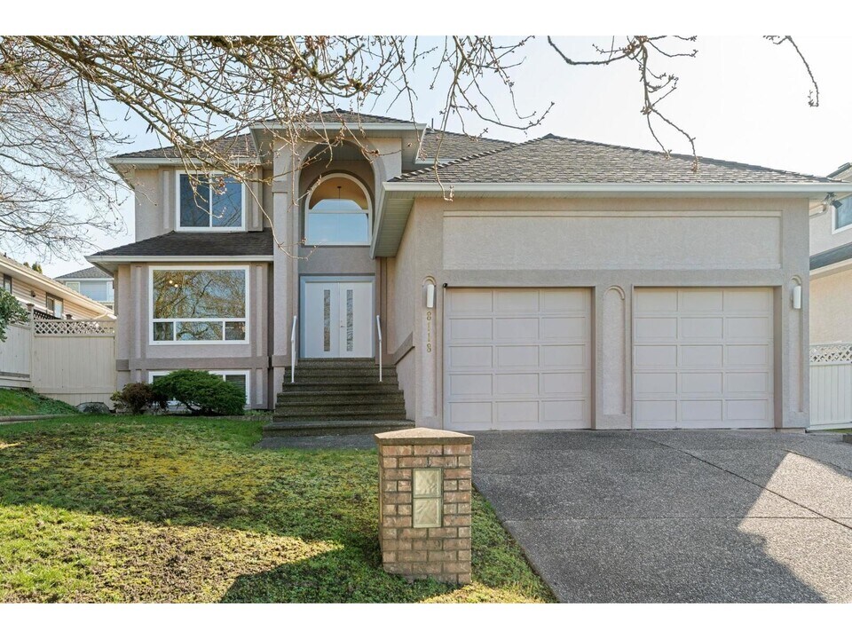 8118-153A 153a St in Surrey, BC - Building Photo