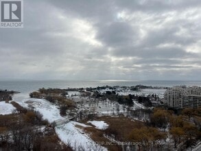 2200 Lake Shore Blvd W in Toronto, ON - Building Photo - Building Photo