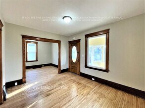 496 Bay St in St. Paul, MN - Building Photo - Building Photo