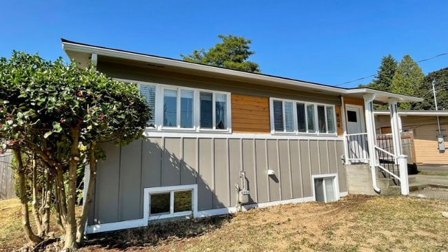 604 Camas Ave NE in Renton, WA - Building Photo - Building Photo