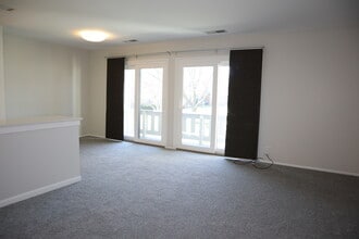 96 Marble Hill Ct, Unit C2 in Schaumburg, IL - Building Photo - Building Photo