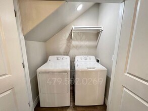 1806 E Brookview Cir in Siloam Springs, AR - Building Photo - Building Photo